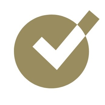 Auf diesem Bild sieht man einen Teil des Logos der Bilero GmbH. Dies ist ein runder goldener Kreis mit einem ''Erledigt Hacken'' dieser befindet sich in der Mitte des Kreises und ist weiss. Der Teil des Hakens, welcher über den Kreis oben rechts hinaus geht ist hingegen wieder golden gefärbt.